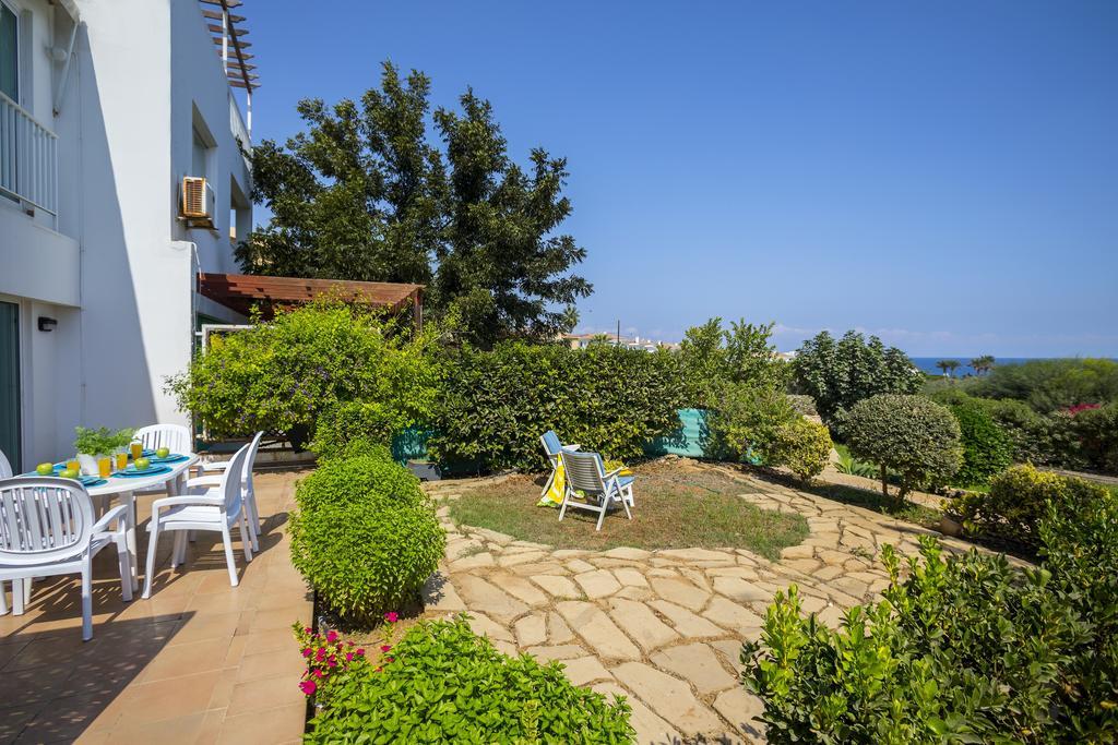 Protaras Beachfront Sirina Lina Suite Paralímni Eksteriør bilde