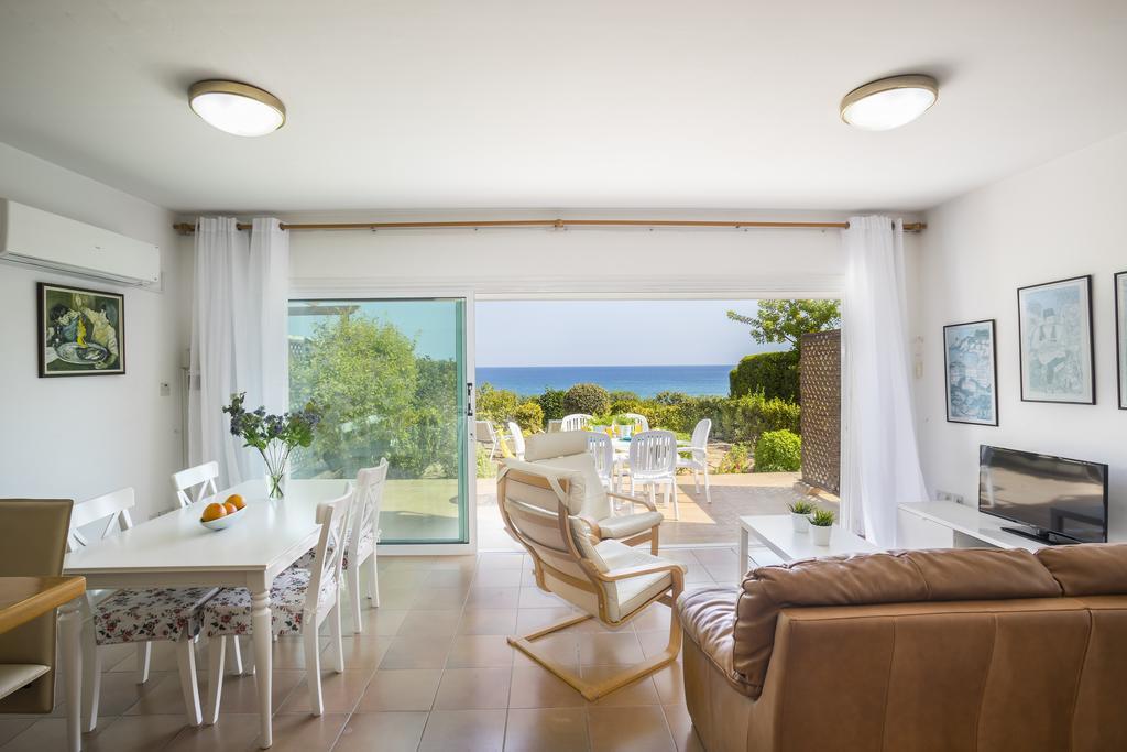 Protaras Beachfront Sirina Lina Suite Paralímni Eksteriør bilde