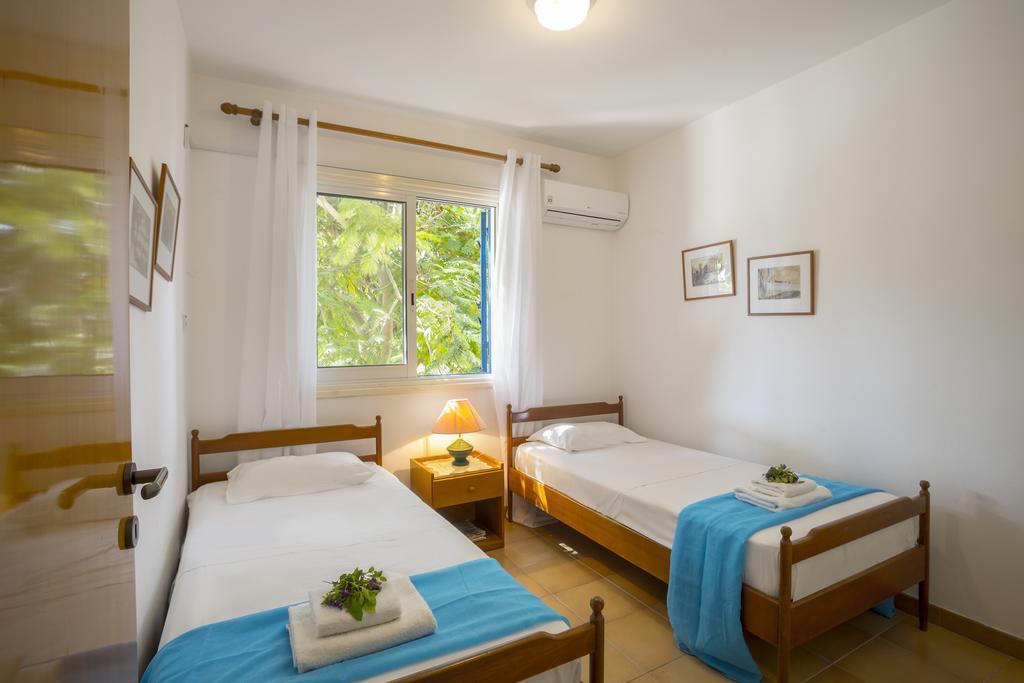 Protaras Beachfront Sirina Lina Suite Paralímni Eksteriør bilde